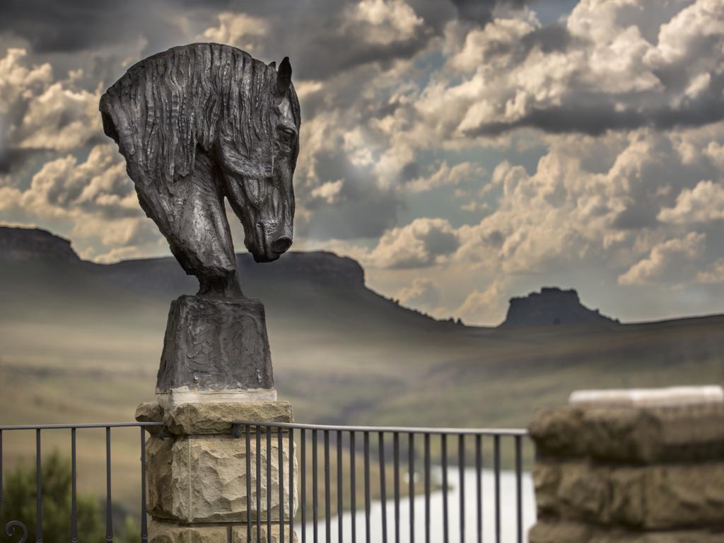 Wild Horses Lodge Harrismith Exterior photo
